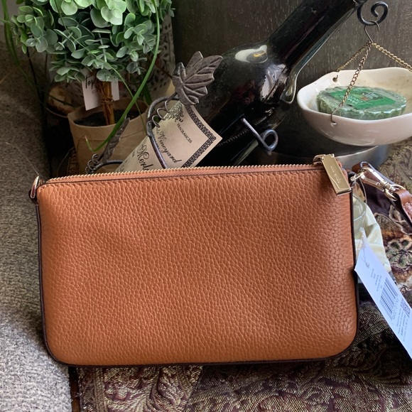 Authentic KATE SPADE Pebbled leather convertible top zip wristlet/clutch - Picture 7 of 13